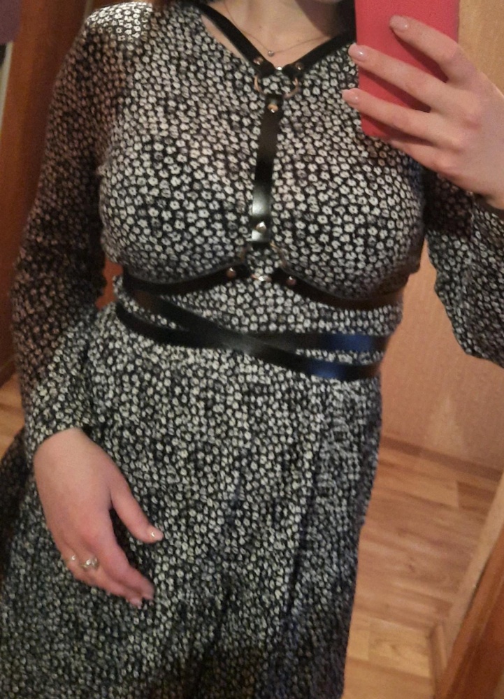 Соответствует фото полностью, очень классная)