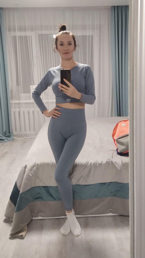 Костюм отличный! Размер М отлично подошёл на мой размер, рост 171, 87- 67-90. Ткань плотная , хорошая. Советую к покупке!