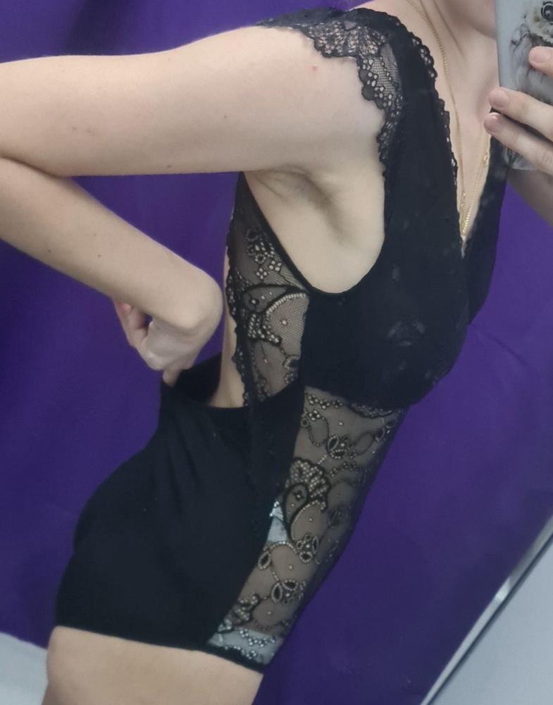 Хороший купальник,  к качеству претензий нет,  но к сожалению на мою фигуру не сел - с зади топорщица, а с переди по бокам торчит, поэтому возврат.