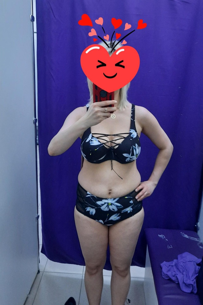 Давно искала купальник с высокими правками, чтобы скрыть дефекты живота. Но на мою проблемную фигуру сложно подобрать лиф,  грудь большая, а объем маленький. Этот купальник удовлетворил все мои желания. Только один минус, он большемерит, ношу белье 75F, но этот купальник оказался велик и в чашке и в объёме, перезаказала на 75E, в объёме тоже велик, но взяла, застёжку то можно и перешить.