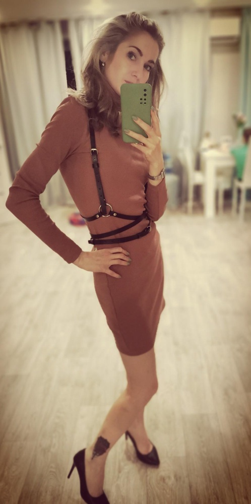 Просто супер! Мерила 3 разных варианта: с лямками пошире и модель с параллельными тремя ремнями (в ней я как Терминатор при своем XS), эта модель идеально подошла, очень женственная. Качество на высоте! Спасибо!