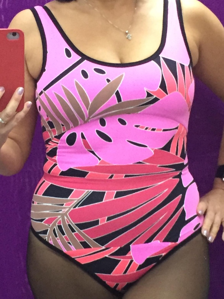 Купальник классный , на мой 44/46 подошёл вроде S,, но все же я отказалась , из-за некоторых моментов ,, думаю что лучше все же М , люблю посвободнее ,,, или может похудею 😊чтоб было идеально ,, а так прям суперский 👌