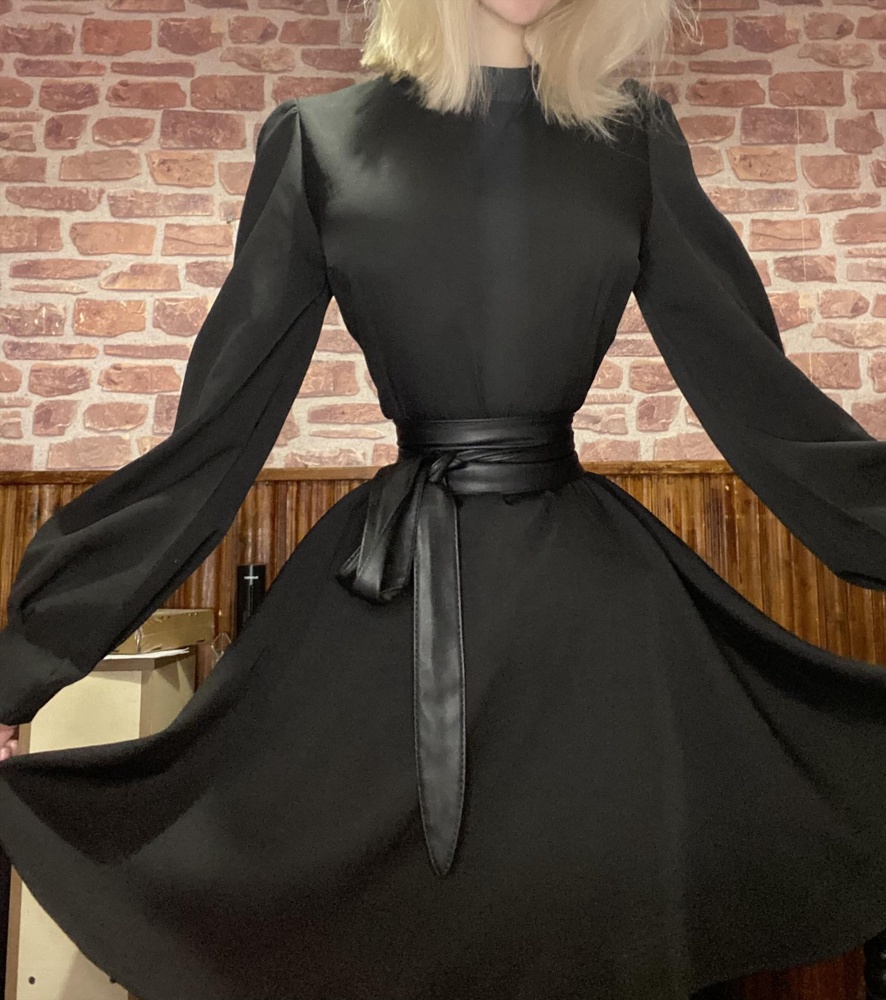 Прекрасный пояс😍 правда мне разрезы не подошли, просто обворачиваю вокруг талии. И концы длинноваты( Но зато наконец-то нашла подходящий пояс, который может подчеркнуть фигуру. И материал хороший😊