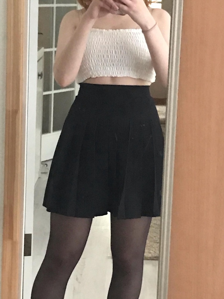 Все качественно, нитки не торчат, ткань не просвечивает,размерной сетке соответствует. На ОТ 70, ОБ 97 и рост 164 подошло отлично. Только в профиль неоч красиво выпирает, но это не критично 