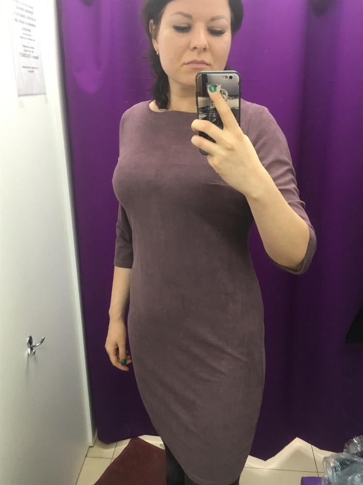 Платье очень хорошее. Мерила в двух цветах, сливовый понравился больше. На рост 172 длина идеальная. Село по фигуре, нигде не торчит. Качество отличное. Приятное к телу. Материал под замшу немного полнит, поэтому отказ.