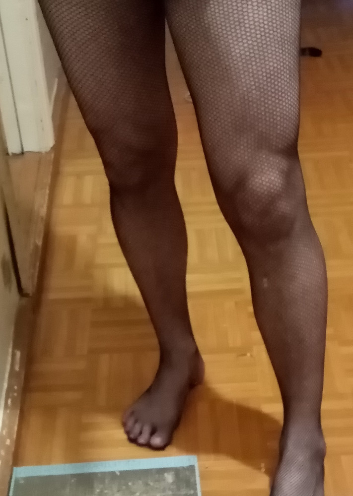 Очень качественный товар, супруга очень довольна, на её ногах сидят идеально, будем заказывать ещё.
Рекомендую всем для покупки 👍👍👍
Кологотки что надо