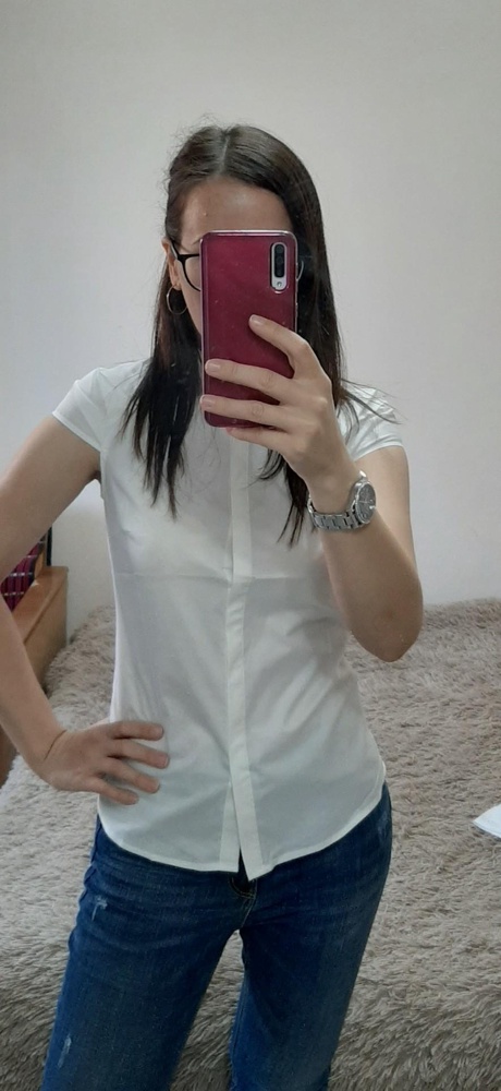 Мне понравилась блузка. Очень даже ничего. Брала на работу.