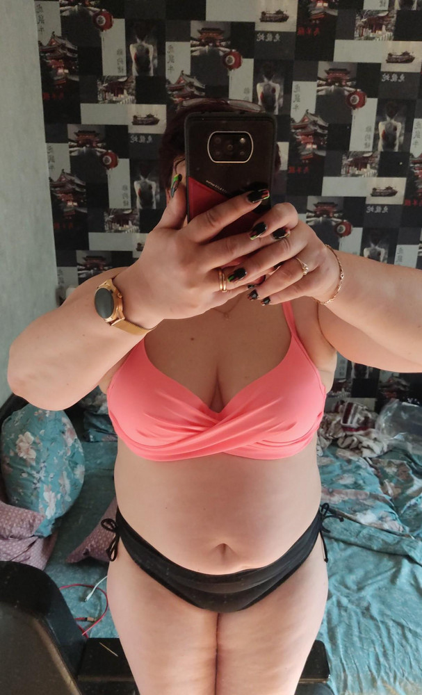 Замечательный купальник. Размерная сетка соответствует. Я не худенькая и он сел очень хорошо)