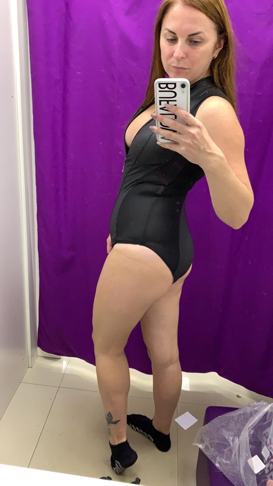 Просто выше всяких похвал . Я , в принципе, согласна его носить просто как боди даже . Этот купальник великолепен!!! Надо ещё другие цвета заказать …в бассейн вообще шикарно будет !