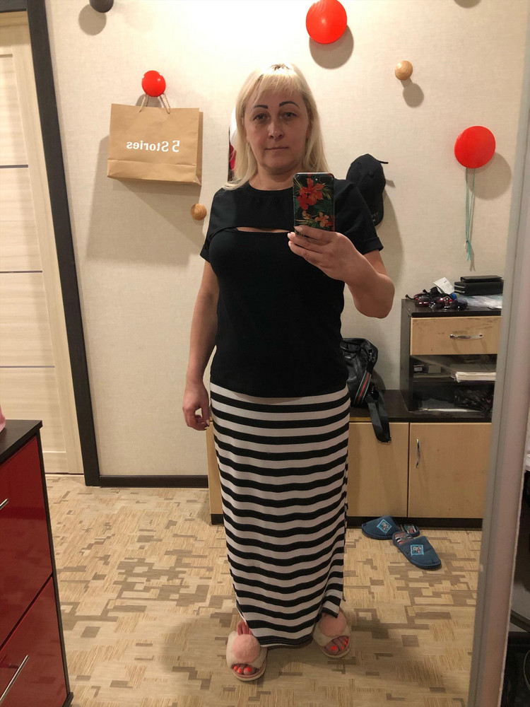 Маечка супер! Кто любит посвободнее берите на размер больше. После стирки не села, не потеряла форму, не красит. Спасибо WB🙌