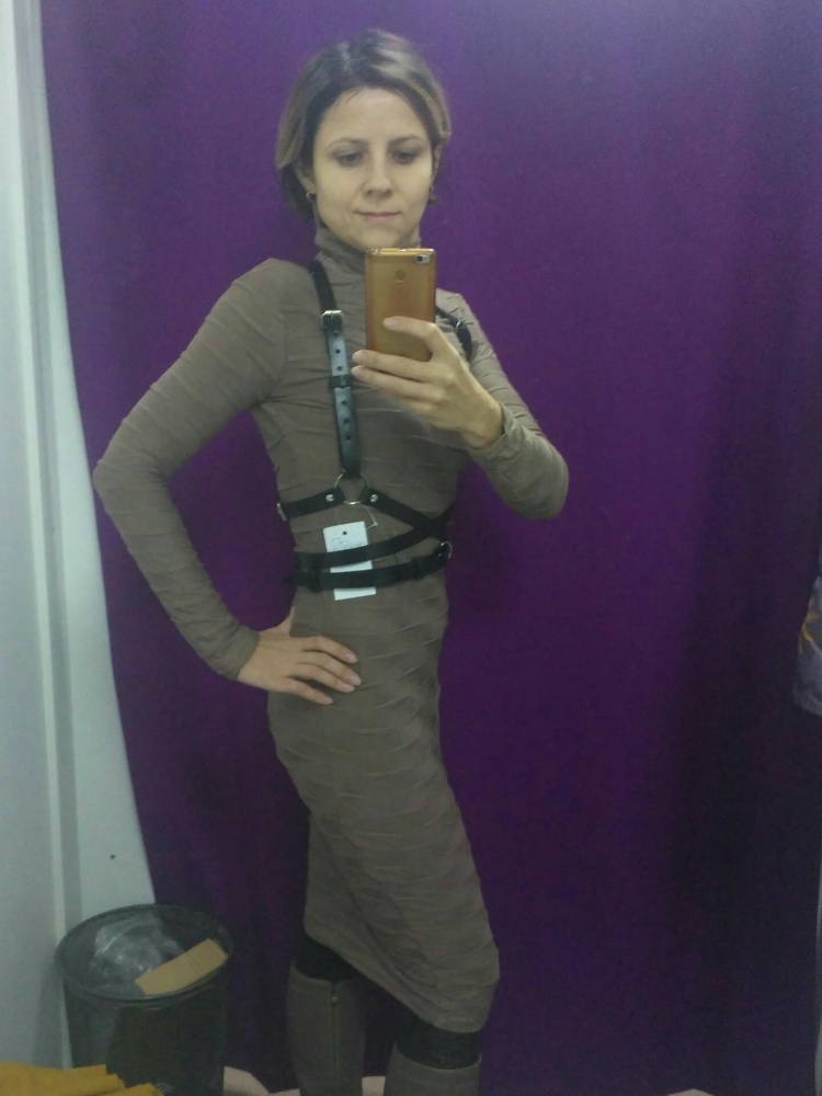 Покупкой довольна. Хорошая кожа.