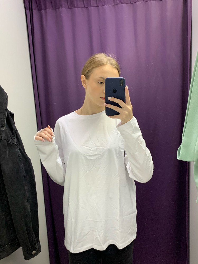 хорошая кофточка, для своей цены отличного качества, ткань очень приятная. взяла размер L, рукава оказались чересчур длинные, на рост 165 можно смело брать М. немного просвечивает, за это сняла одну звёздочку😛