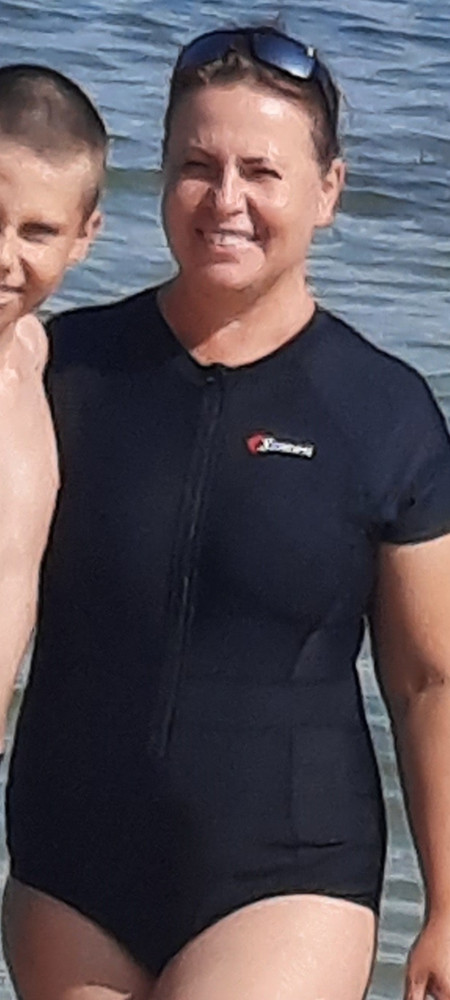 Отличный купальник для бассейна или на море, кому не нужен загар. Размер соответствует.