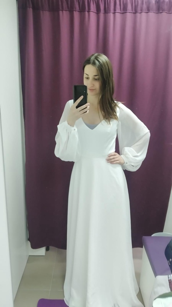 Красивое платье))) очень хорошая ткань, качественное 👍Рекомендую!)