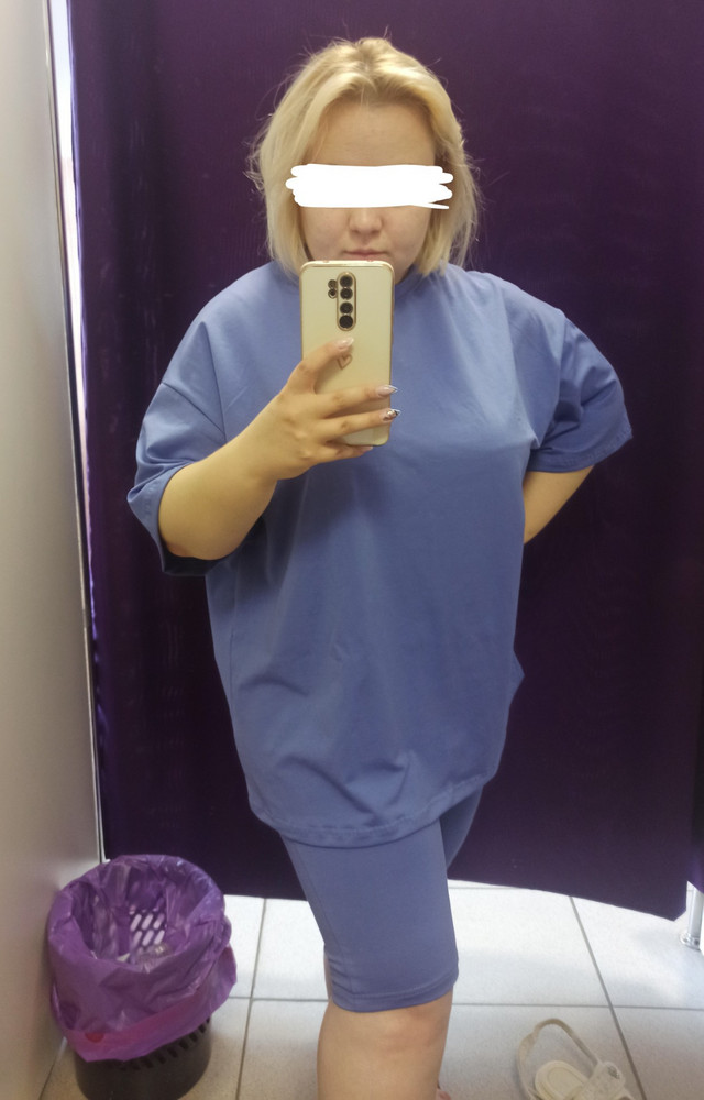 Костюмчик вау😍 ткань приятная, надеюсь будет не жарко, брала в поездку. Перезаказала на размер меньше. Футболка действительно большая, но мне нравится.