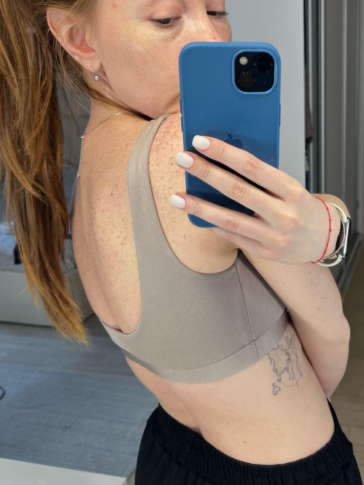 Брала плавки. Решила заказать топ. На бюст 87, брала S. Сел хорошо 