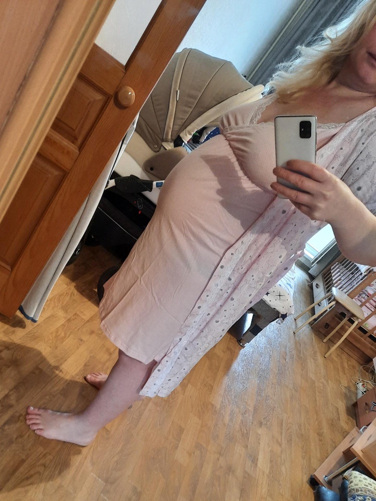 Отличный трикотаж, цвет нежный, приятный, размер соответствует. Брала в роддом, не пожалела. Рекомендую однозначно 🤰