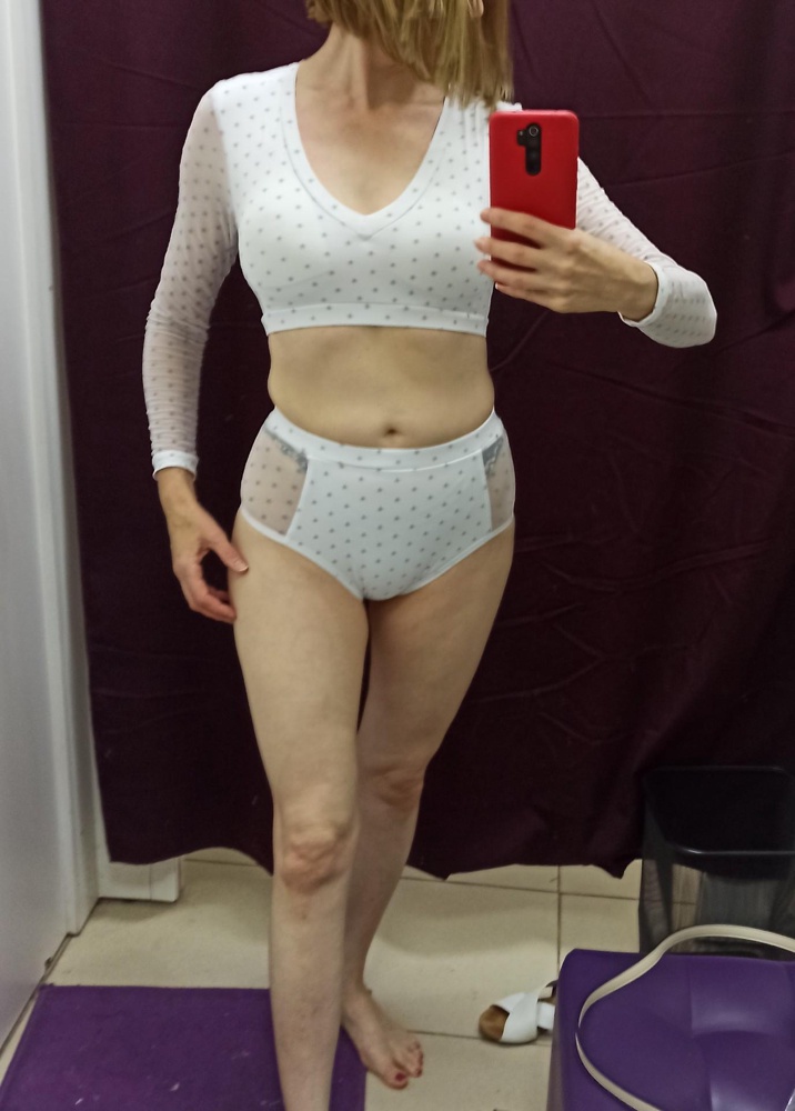 Сидит хорошо, качество отличное, но не всем подойдёт модель плавок. Задняя часть плавок просвечивается. Верхняя часть купальника понравилась, но плавки не подошли.