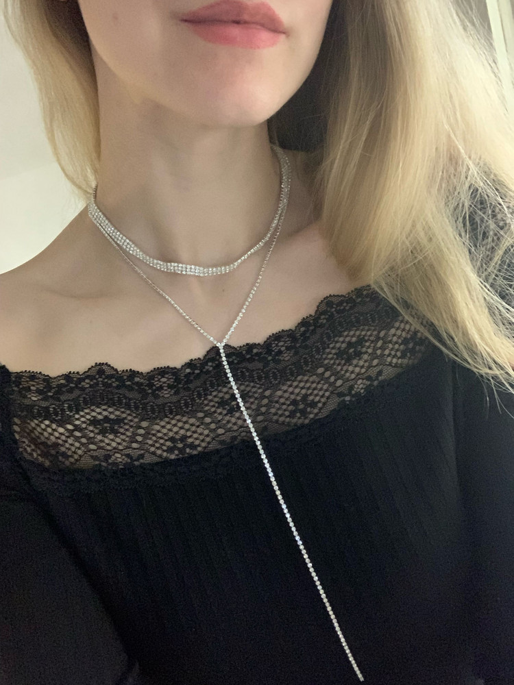 По мне так это не чокер, а вечернее колье) изящно смотрится, очень тоненькое, но мне и понравилось этим!