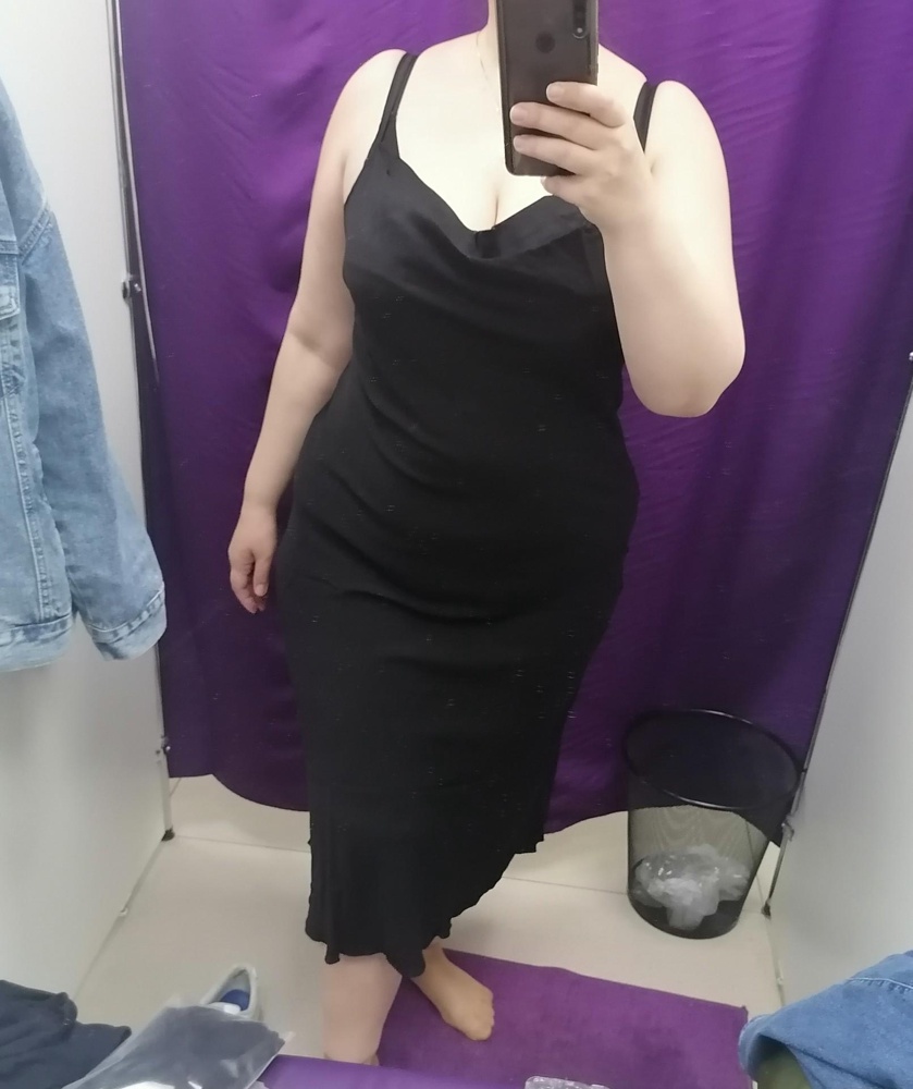 К качеству пошива притензий нет. Хорошо сшито. Но видно из-за моего размера верх 50/52р и низ 56р верх сильно велик и ни как не драпируется. Отказ. А вот ткань на фото похожа на шёлк. Только по факту это трикатаж. Отказ. Попробую заказать на размер меньше, может лучше будет в груди.