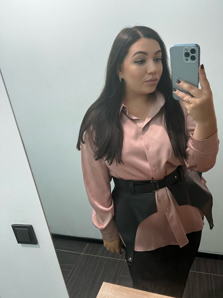 Качественный ремень.Мягкая кожа и прекрасно подчеркивает талию , особенно для девушек в форме!Спасибо продавцу