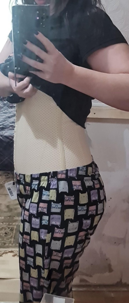 Корсет супер!!смогла надеть первый раз только с помощью мужа в горизонтальном положении!утягивает потрясающе,дышу в нем свободно,осанку выпрямляет прям,я автоматически держу спину прямо, даже сидя.Очень боялась не угадать с размером,потому что талия в самом узком месте была 88см,а это верхняя граница сетки L,но консультант представителя бренда подсказал,что xl будет великоват.Большое спасибо за чудесный корсет,буду носить и ждать результатов!