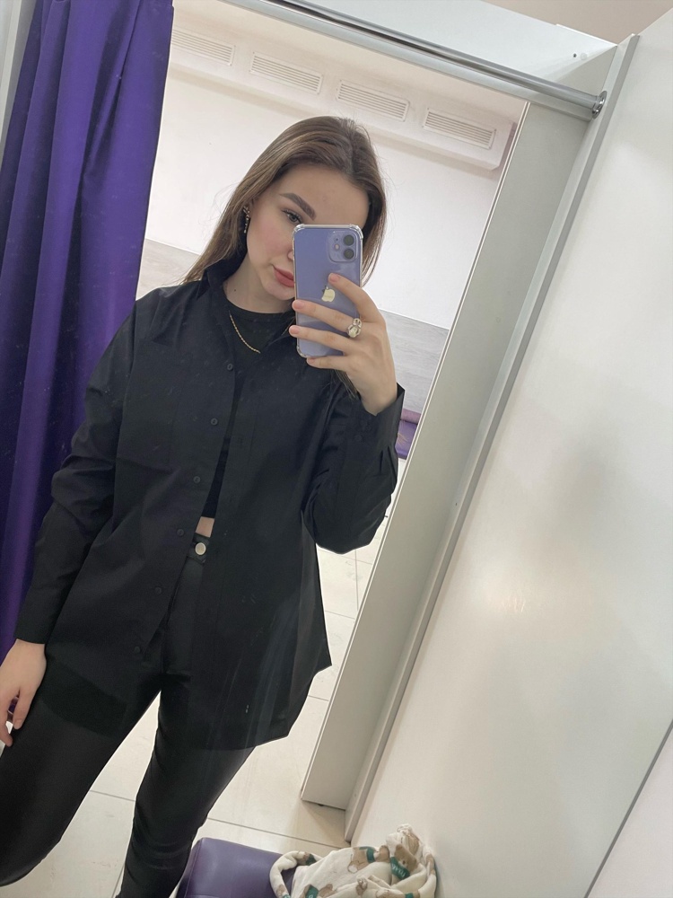 Заказывала две рубашки на выбор , чёрную и беж) Выбор пал в пользу чёрной )) по качеству рубашки хорошие, не сильно просвечивают) совсем немного ) Взяла размер S, сзади попу прикрывает ( рост 164см) . Спасибо большое ☺️ 