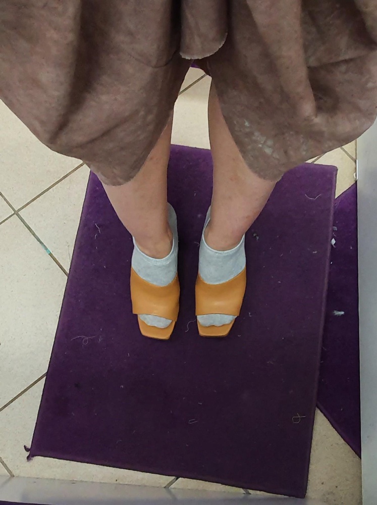 Понравились! Удобная колодка, красивые, без явных недостатков и брака. Цвет в реальности не оч понравился, решила другой заказать. Размер 39 подошёл на 38 средней полноты, если ножка узкая, можно и свой размер брать.