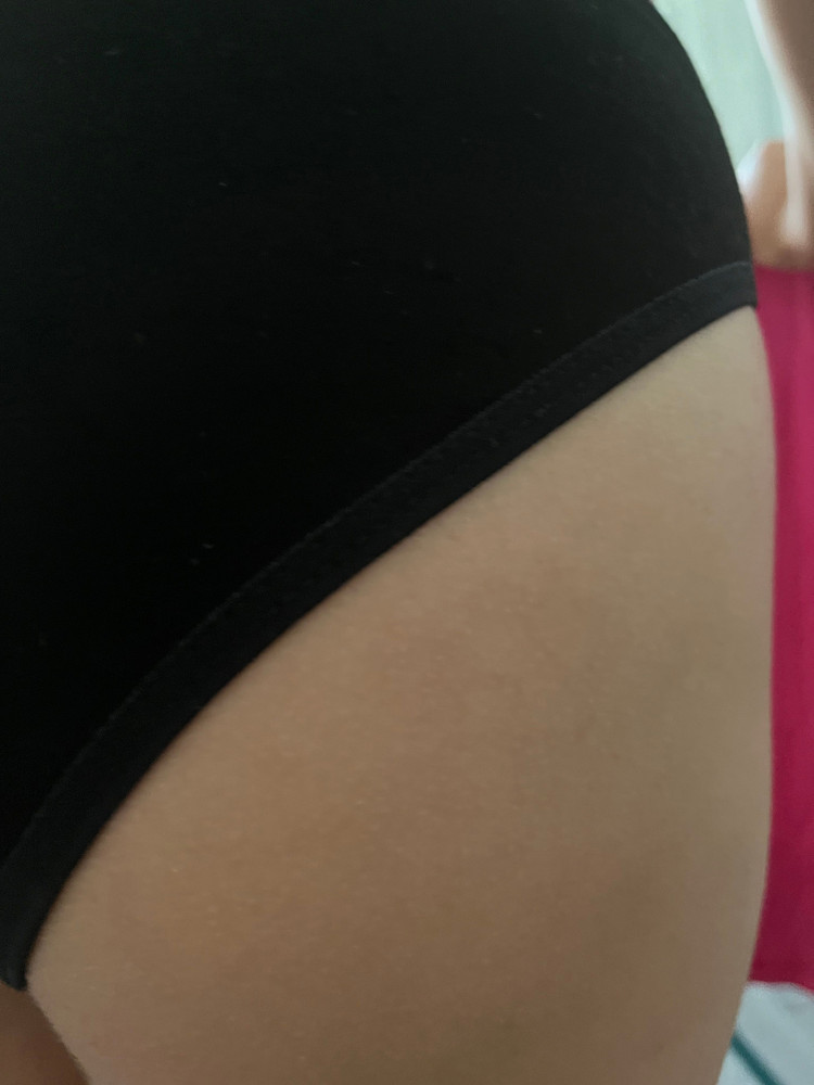 Качественный пошив, приятный мягкий материал, удобные в носке, хорошо сидят. Советую ориентироваться на фото в карточке. Там и таблица с ращмерами и фото как сидит белье. Все замечательно, даставка быстрая. Закажу еще пару комплектов в других цветах. Упаковка отличная!