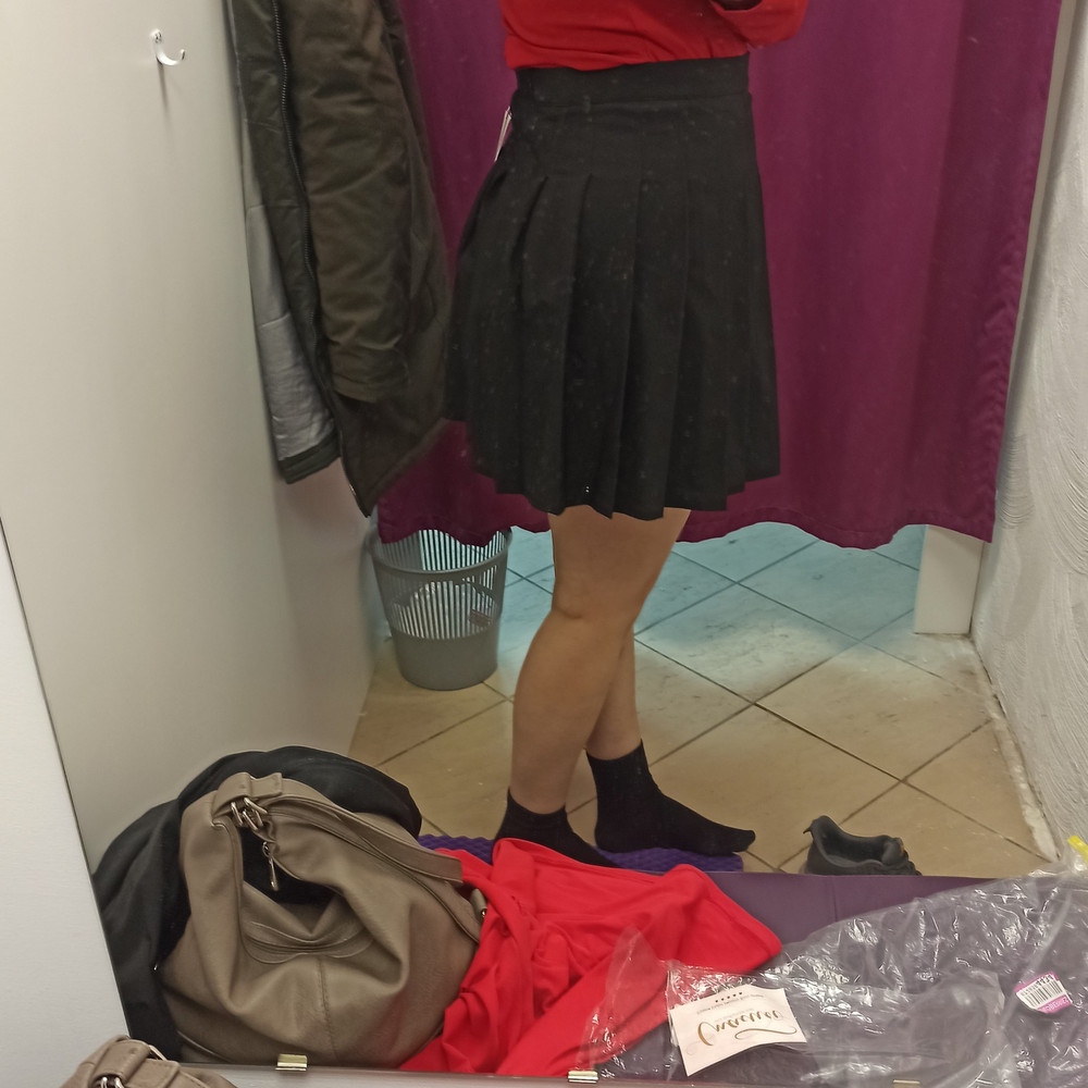 Юбка на обхват бёдер 104. И тип фигуры груша. Увеличивает попу ещё больше.. Моему типу фигуры не подходит