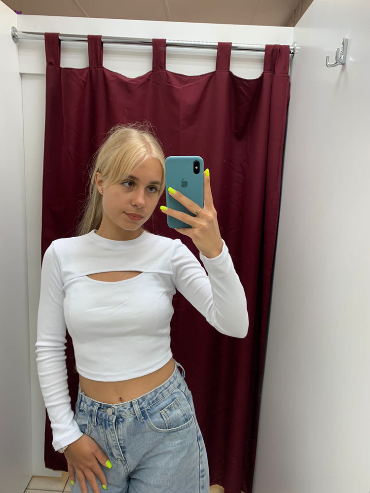 Очень классный лонг, подчеркивает фигуру. Качество хорошее. Брала размер 42-44. Рекомендую.😍