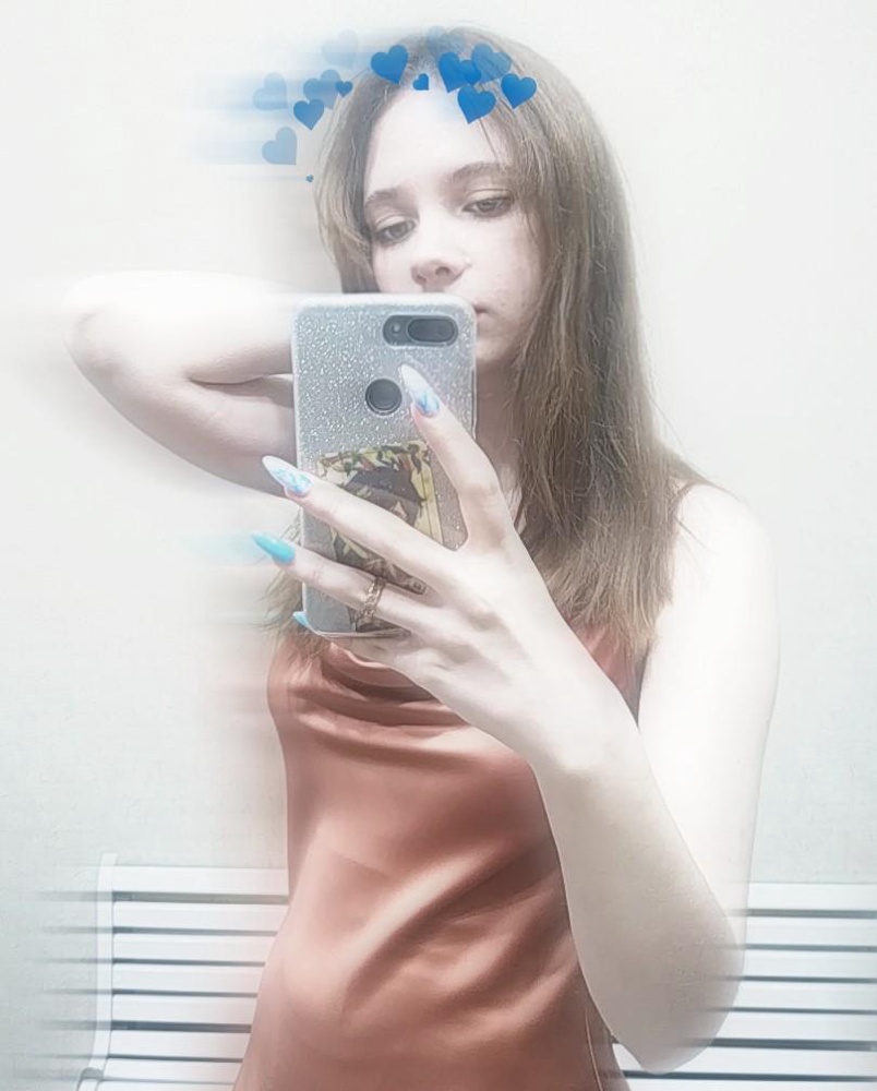 Прекрасные пэстис. Мягкие, приятные на ощупь, тонкие, лёгкие в использовании. Всё прикрывают и не отклеиваются. Только если у вас сухая кожа на груди [и отшелушивается] рекомендую увлажнить, а то края всё-таки могут отклеиться.
Надевала под платье — ни самих пэстис, ни сосков не видно. Первый раз заказывала подобное приспособление и не разочаровалась :)