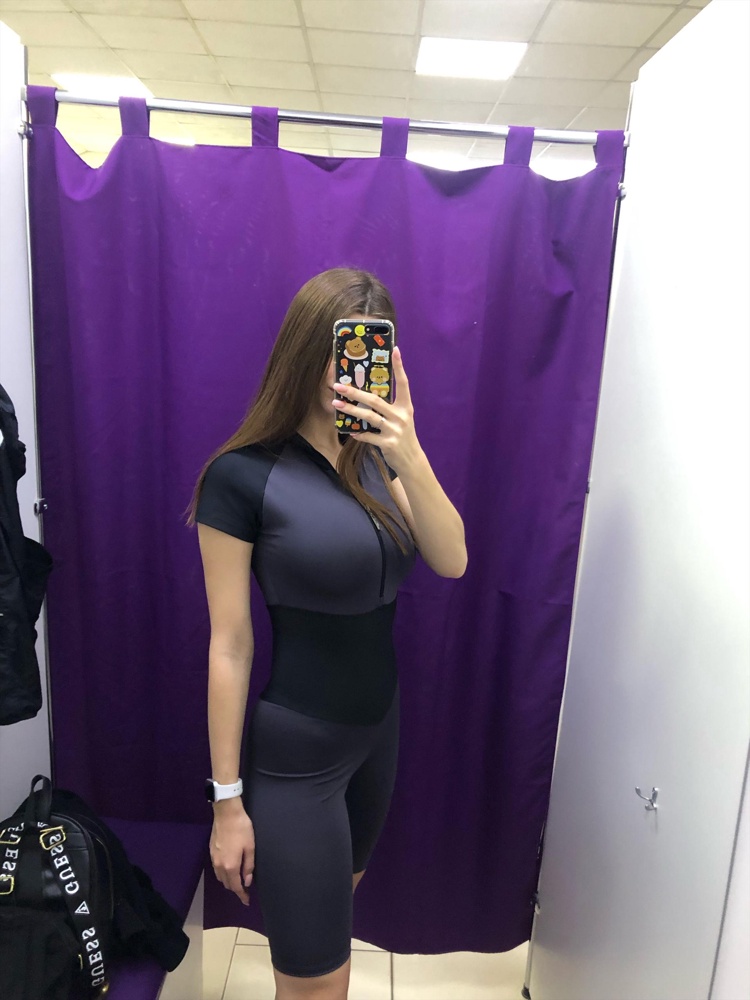 Понравился костюм, животик подтягивает. Тяжеловато надевать, да. Но мерила с длинной, волны были. Этот все четко. Ношу обычно размер 44, но тут взяла S. Прямо здорово. Но Мка тоже подходит, чуть просто свободнее. Однозначно рекомендую 🐒