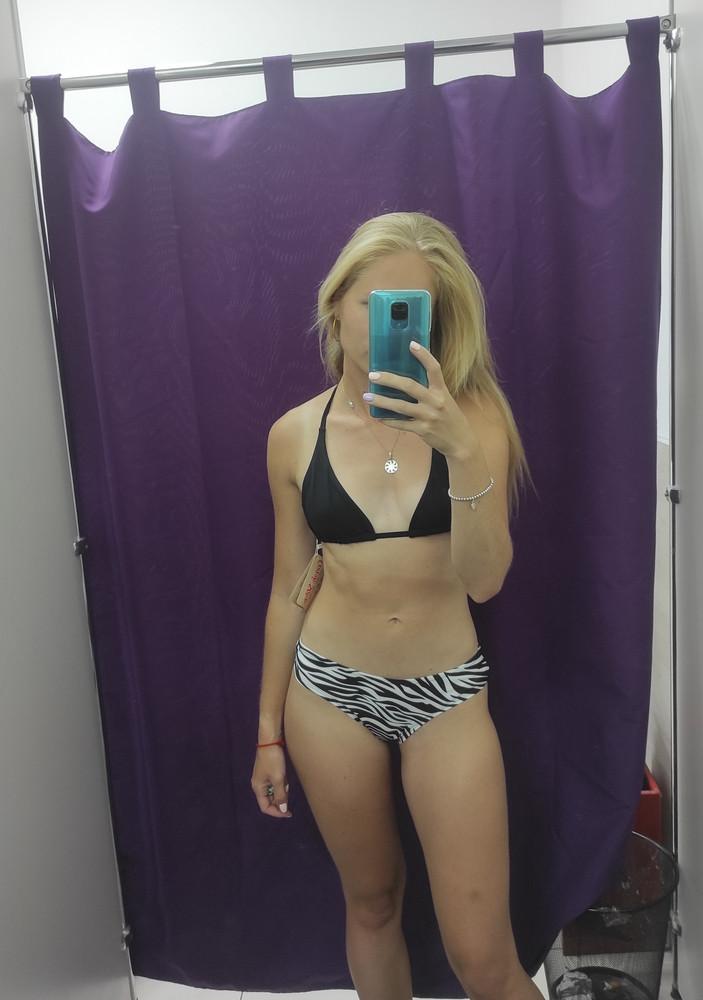 Хорошие плавки, идут в размер. У меня S, 42 (64-94). Возможно xs тоже бы хорошо сидели, но меня устроил S. И модель сама красиво сидит на попе, делает её более округлой