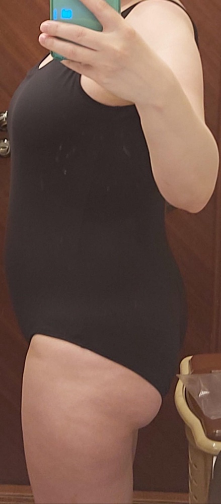 Купальник отличного качества, сшит аккуратно, ткань хорошая. Я заказывала 54 размер, сидит идеально! Я очень довольна покупкой!