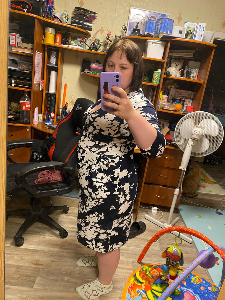 Короче плотные, обрезанные капроновые колготки, на мой 50 с трудом но налез, хорошо утягивает, я даже не поверила в то что в них смогу влезть. Но для дам с большими ножками увы не подойдёт так как они тонкие и натирать всё таки будут, ну надеть на пару часов в принципе можно но не на постоянную носку. Фото прилагаю как утянули 