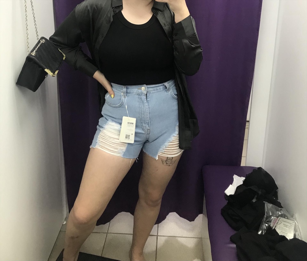 Очень крутой топ, заказала на страх и риск, боялась что не налезет. На мой 48 сел как родной😍