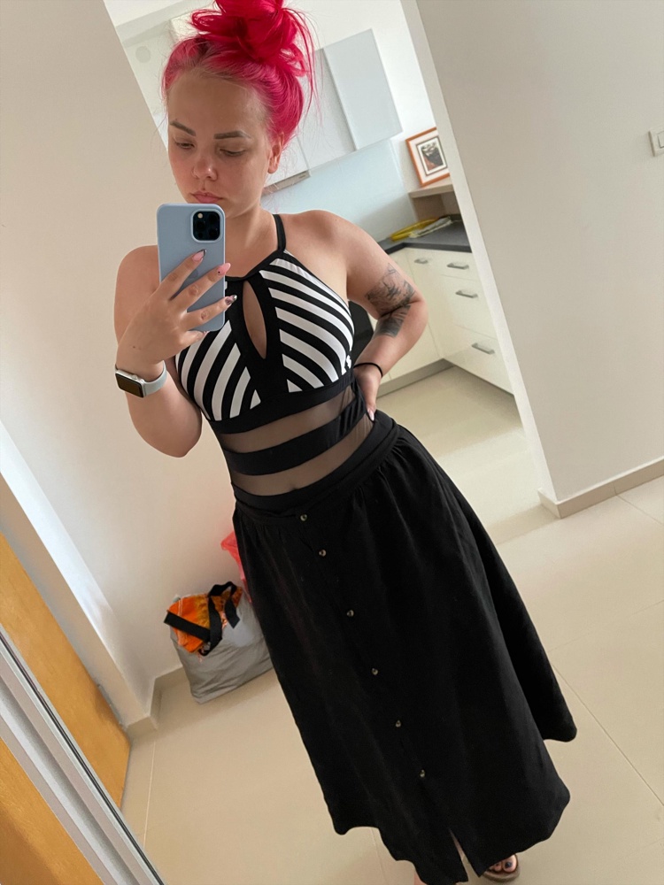 Купальник шикарный) очень удобный и красивый) 