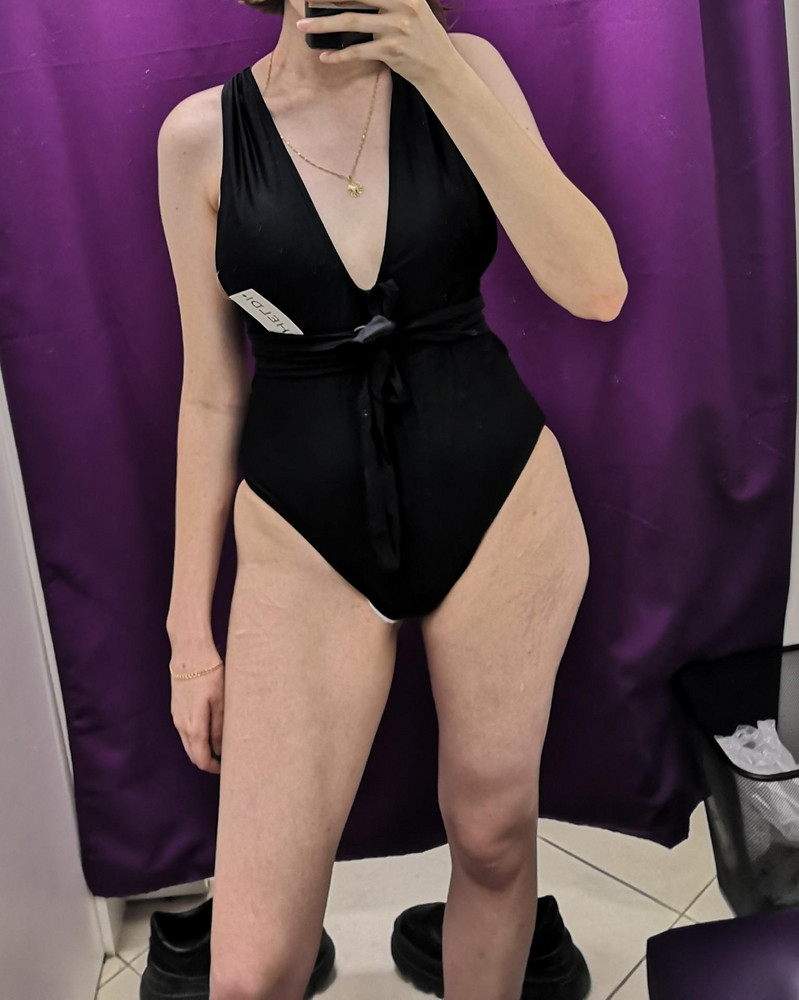 На Ог85, От 73, Об 99 взяла М. Купальник за свою цену не плохой, не взяла, потому что побоялась, что грудь вываливается будет.