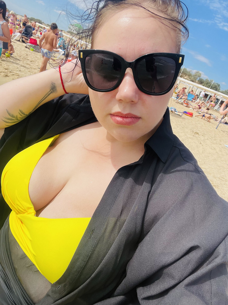 Купальник хороший , правда сохнет очень долго