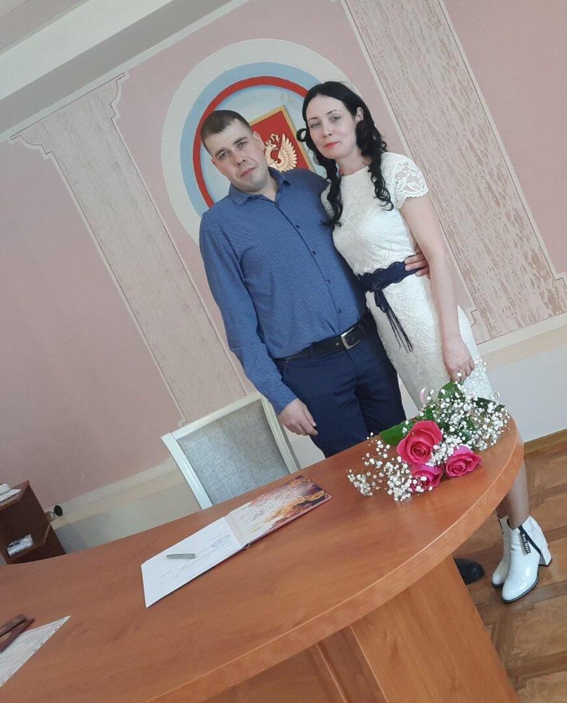 Классно платье, стрейч, тянется, мягкое, приятное к телу.