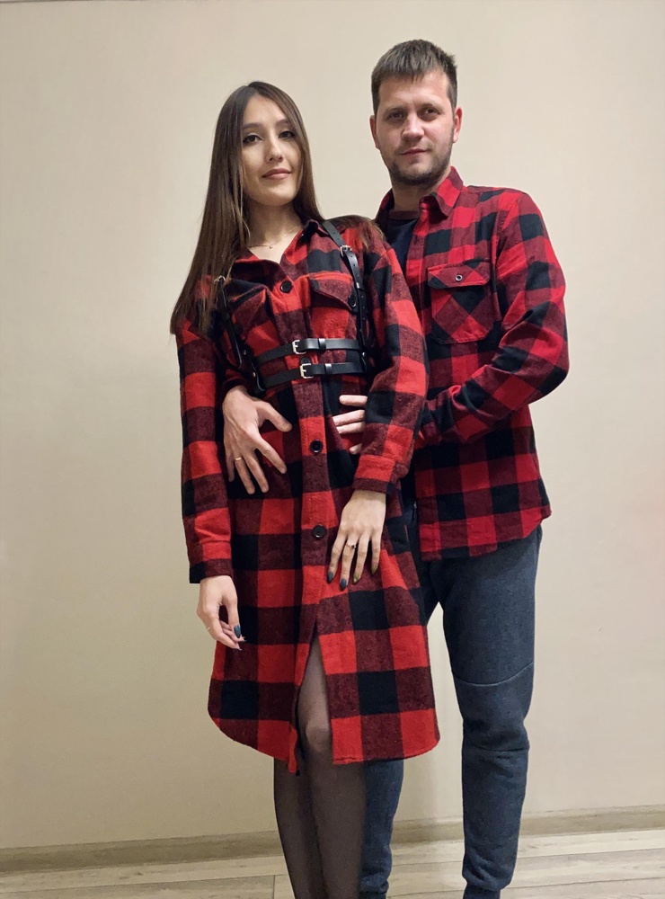 Хороший, взяла самый маленький размер рост 169 вес 50 кг регулировать можно очень легко под свой размер 