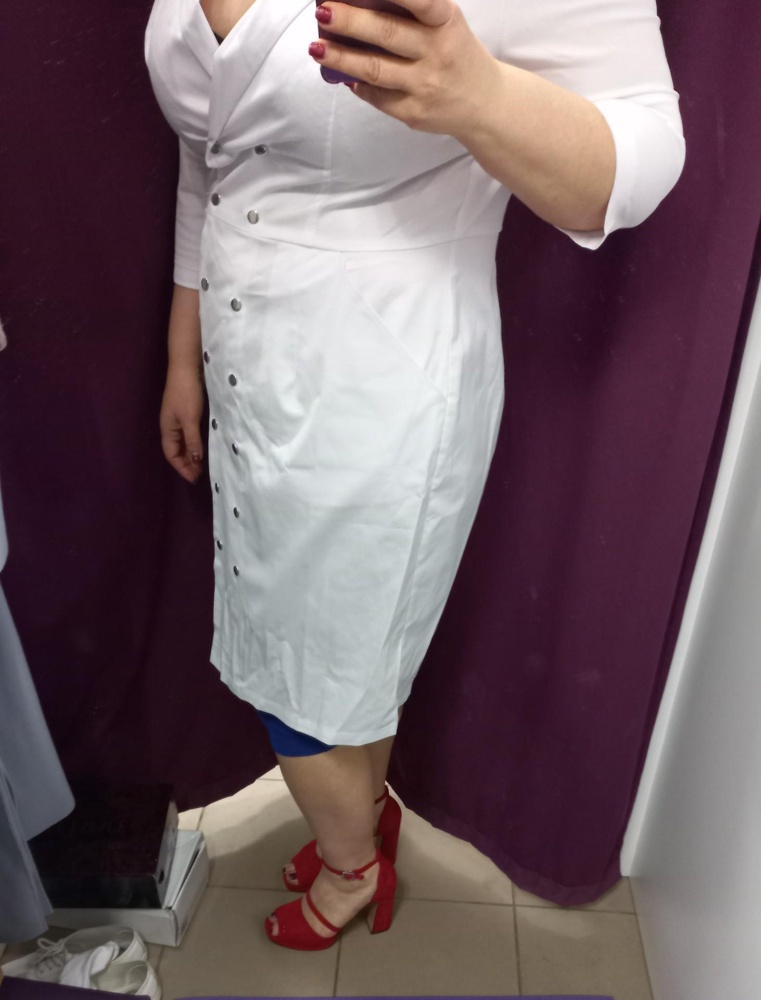 Самая лучшая фирма, это 2й мой халат, модели разные, но сидят идеально. Сегодня на работе комплименты были и от женщин и от мужчин.