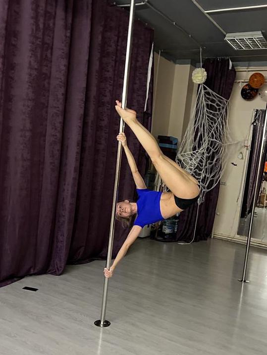 Отличный топ. Сел по размеру. Очень удобный на тренировках.