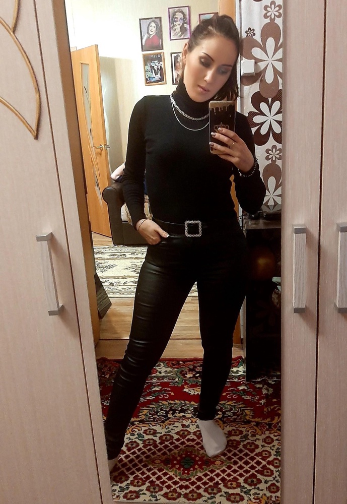 Водолазка хорошая ,плотная .горло не давит..приятная к телу.Мне нравиться еще закажу.