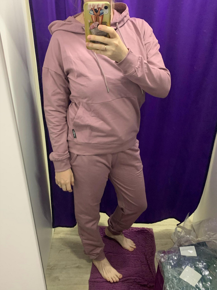 Костюм просто отличный за свои деньги, качество супер ткань приятная. Заказывала 2 на выбор, в результате оставила оба( гулять с детьми на улице). Единственное, что не очень это штаны чуток длинноваты мне,но меня это не огорчило и я оставила. Посмотрю, что будет после стирки. Упаковано все было отлично, пришло тоже быстро. Однозначно рекомендую! Спасибо!