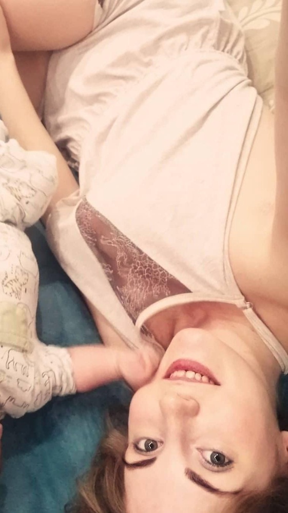 46 размер на 96 77 100 сел очень даже ничего) спасибо! Качество  очень хорошее.