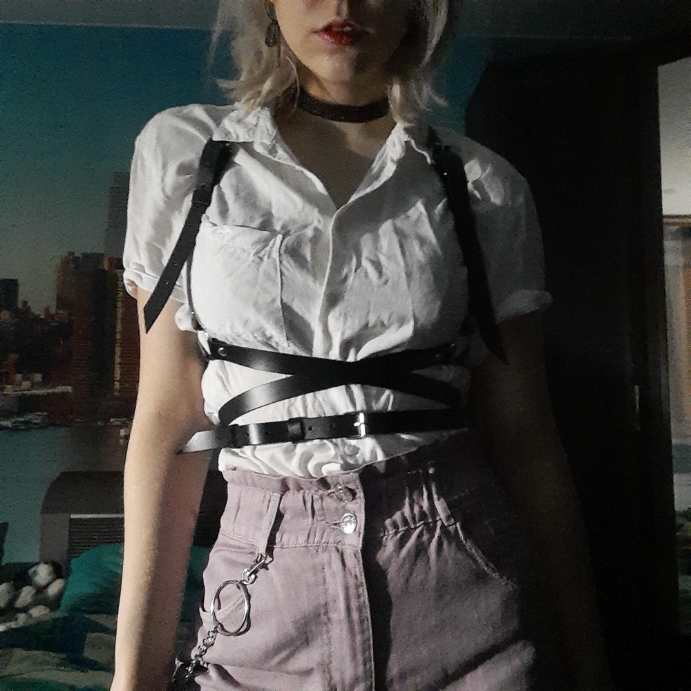 Очень понравилась. Удобно, стильно, соответствует описанию.