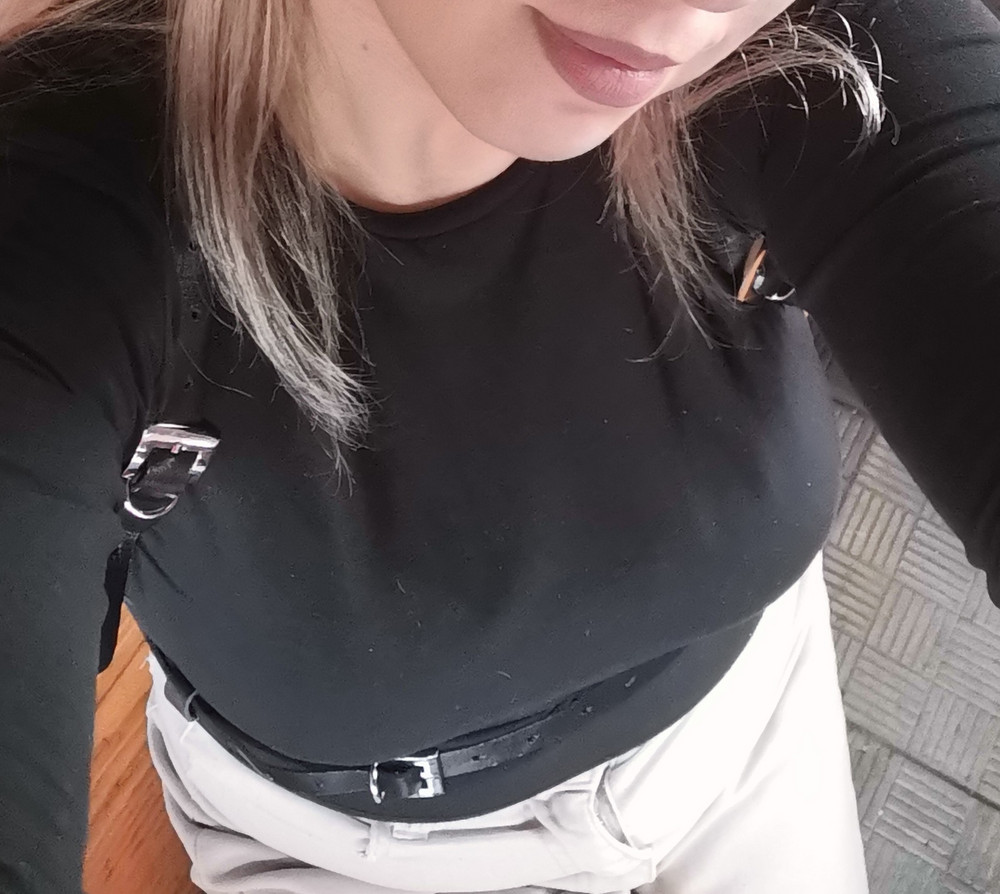 Красивая) Натуральная кожа, вся фурнитура на месте)