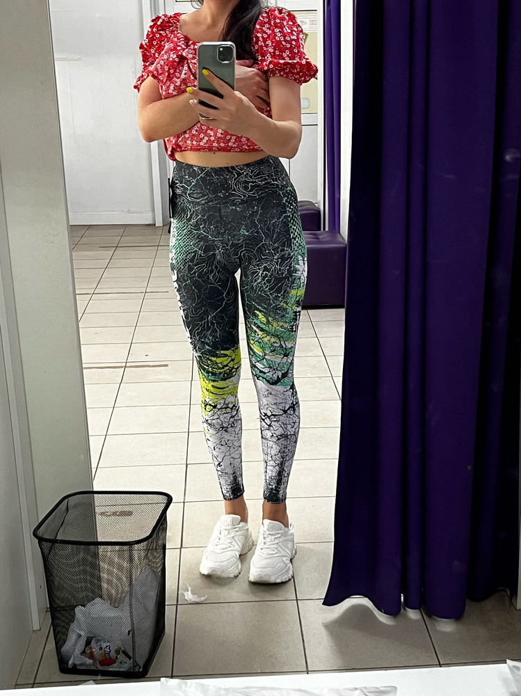 Очень классно сидят! Но материал толстоват. Долго раздумывала взять или нет, очень понравились